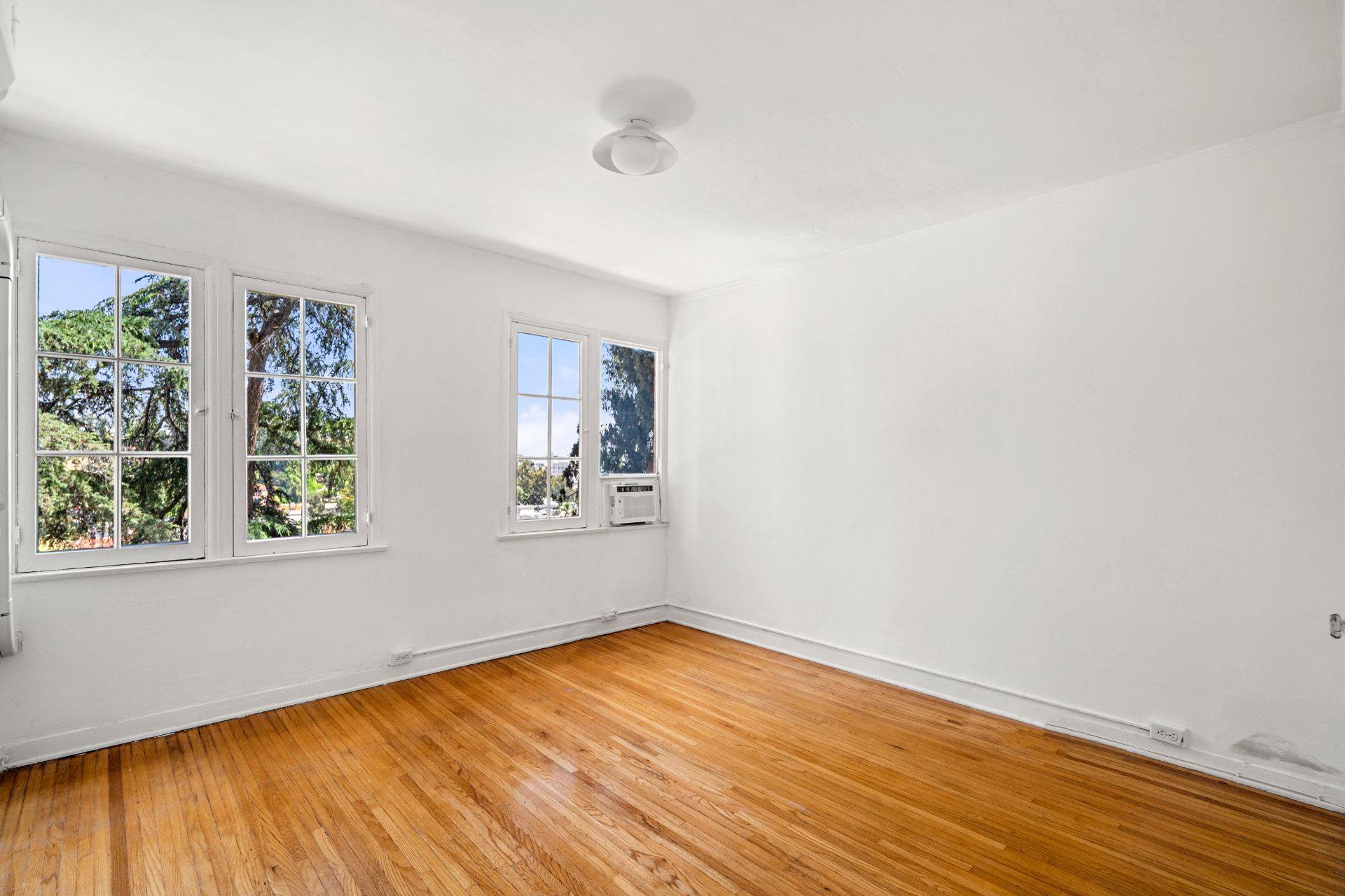 listing-img