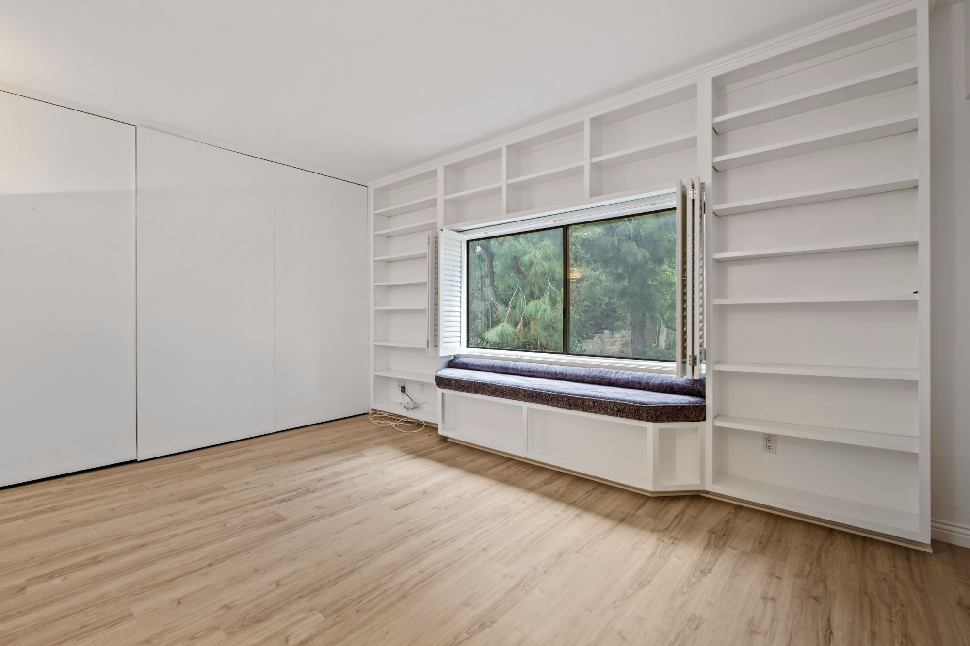 listing-img