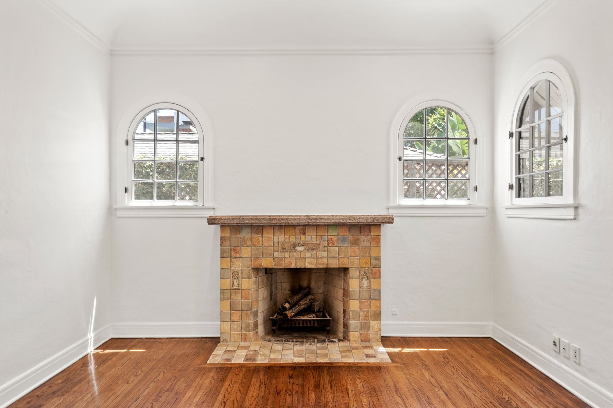 listing-img
