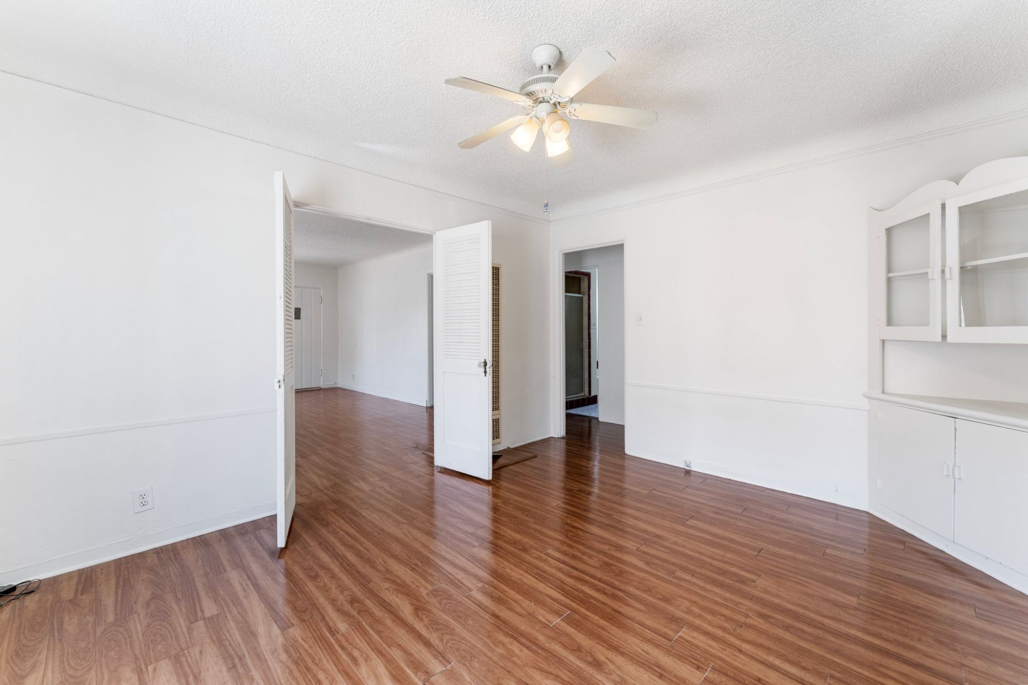 listing-img