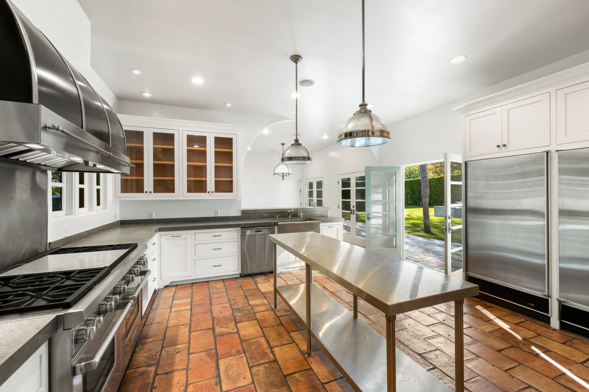 listing-img