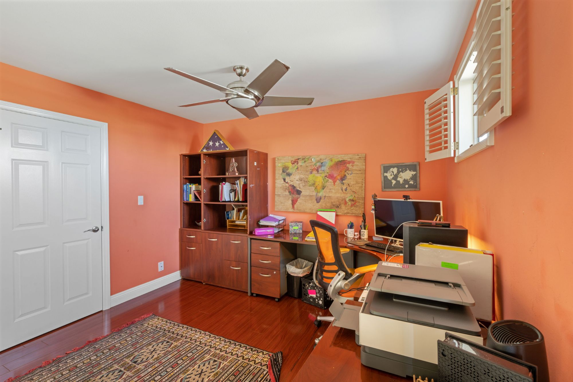 listing-img