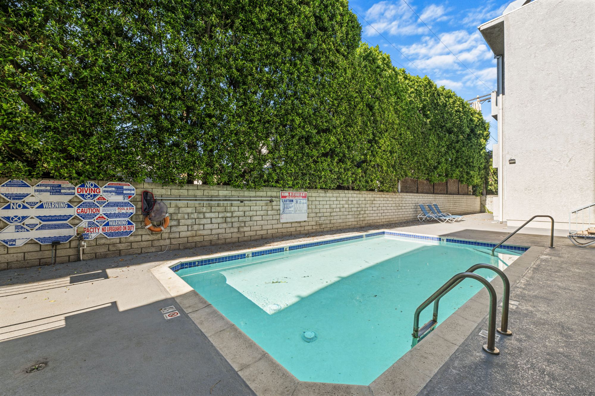 listing-img