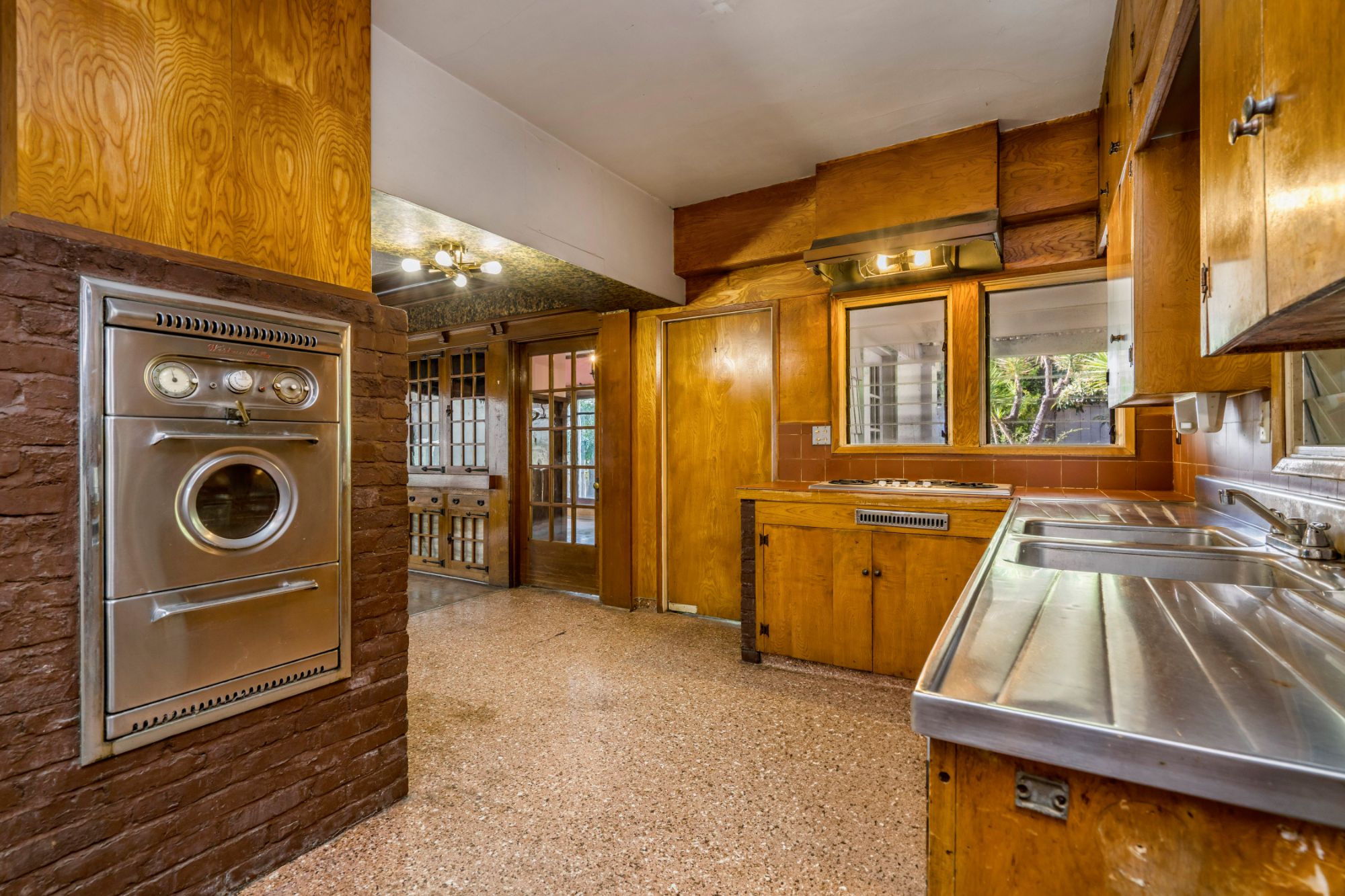 listing-img