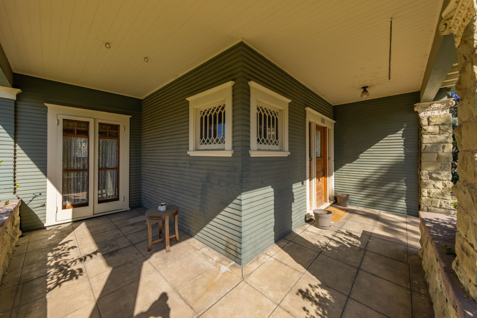 listing-img