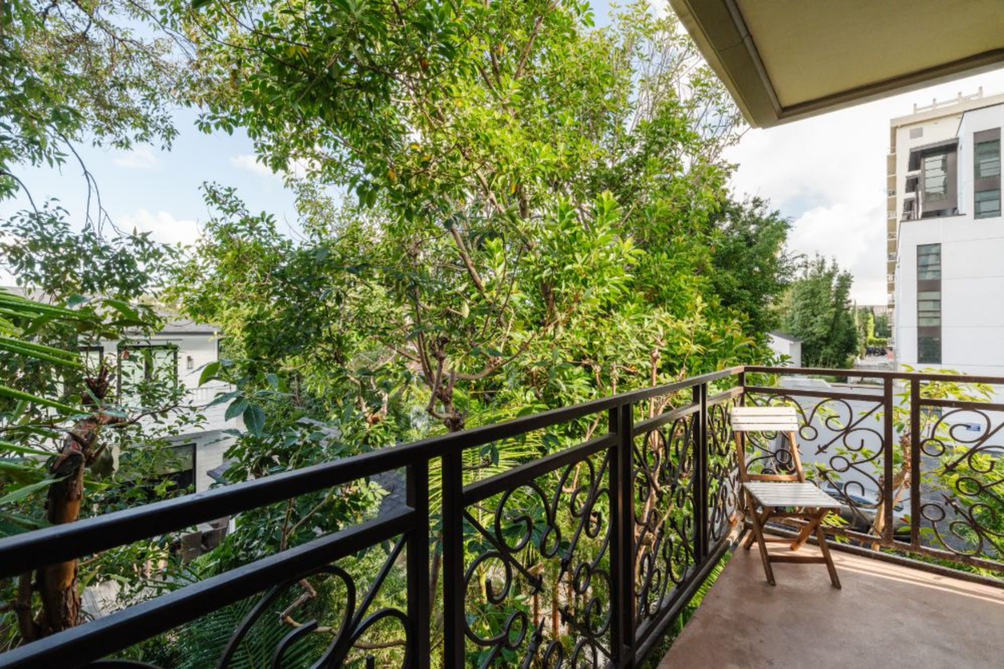 listing-img
