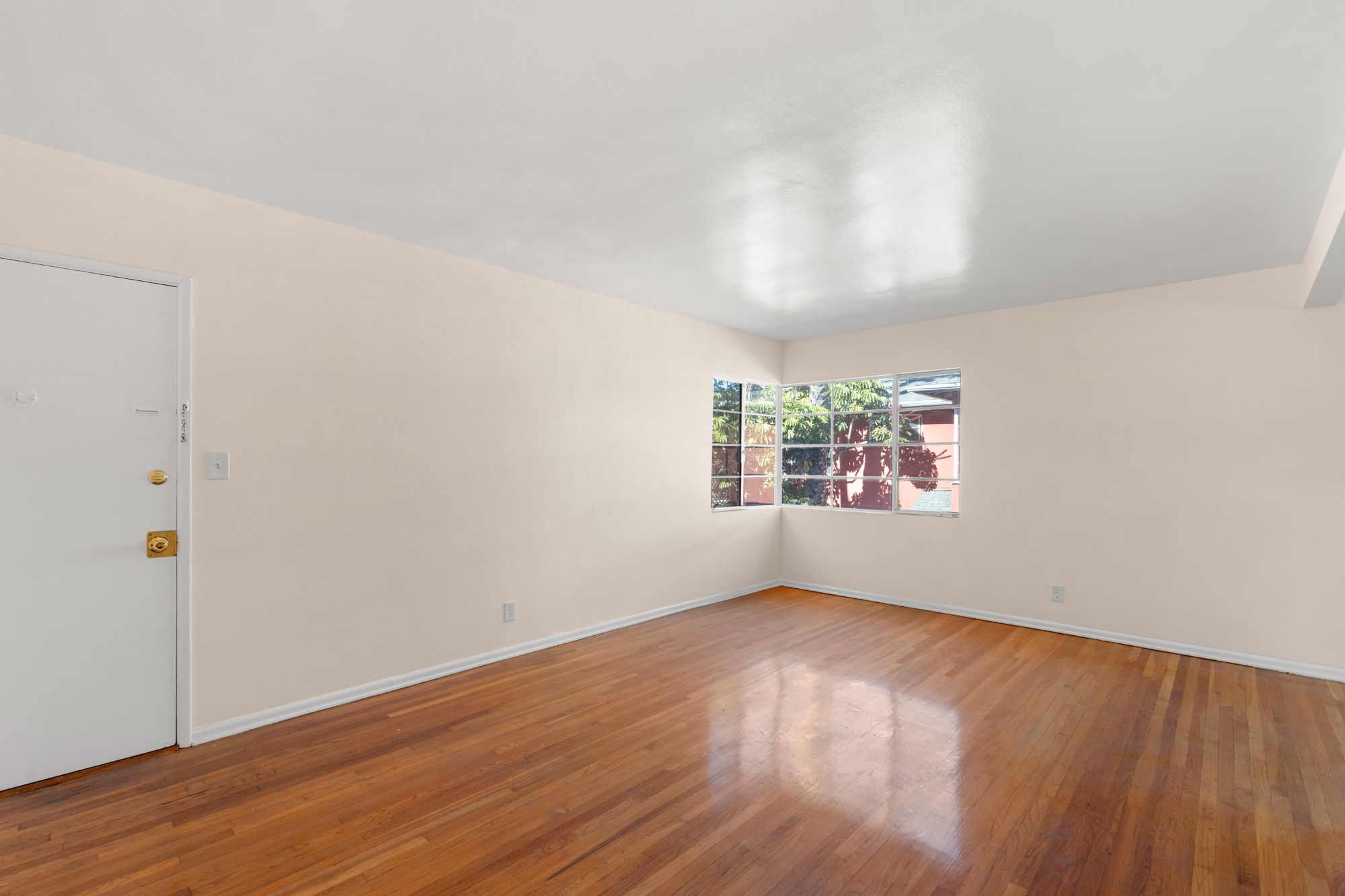 listing-img