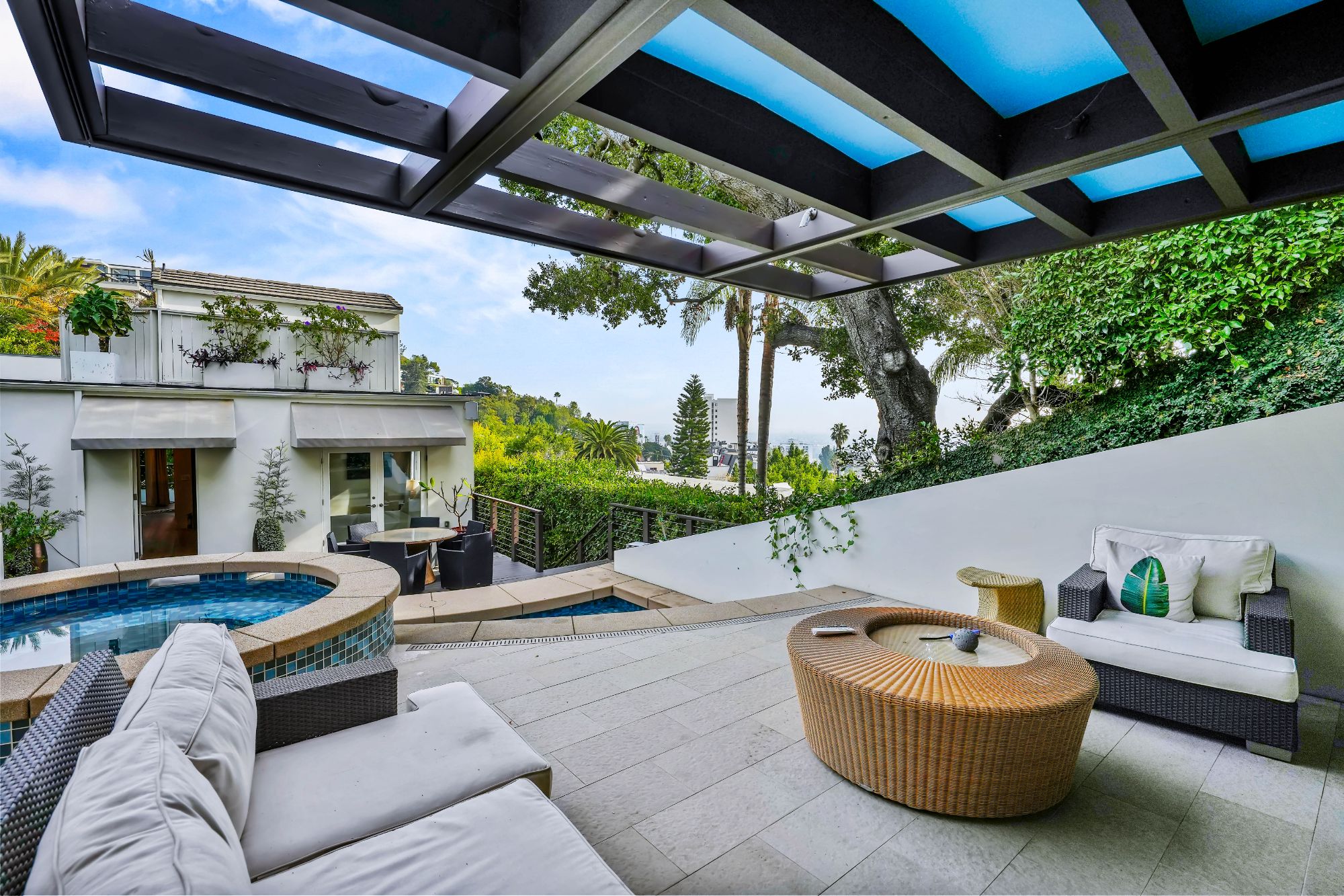 listing-img