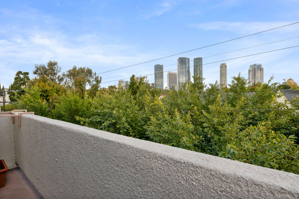 listing-img