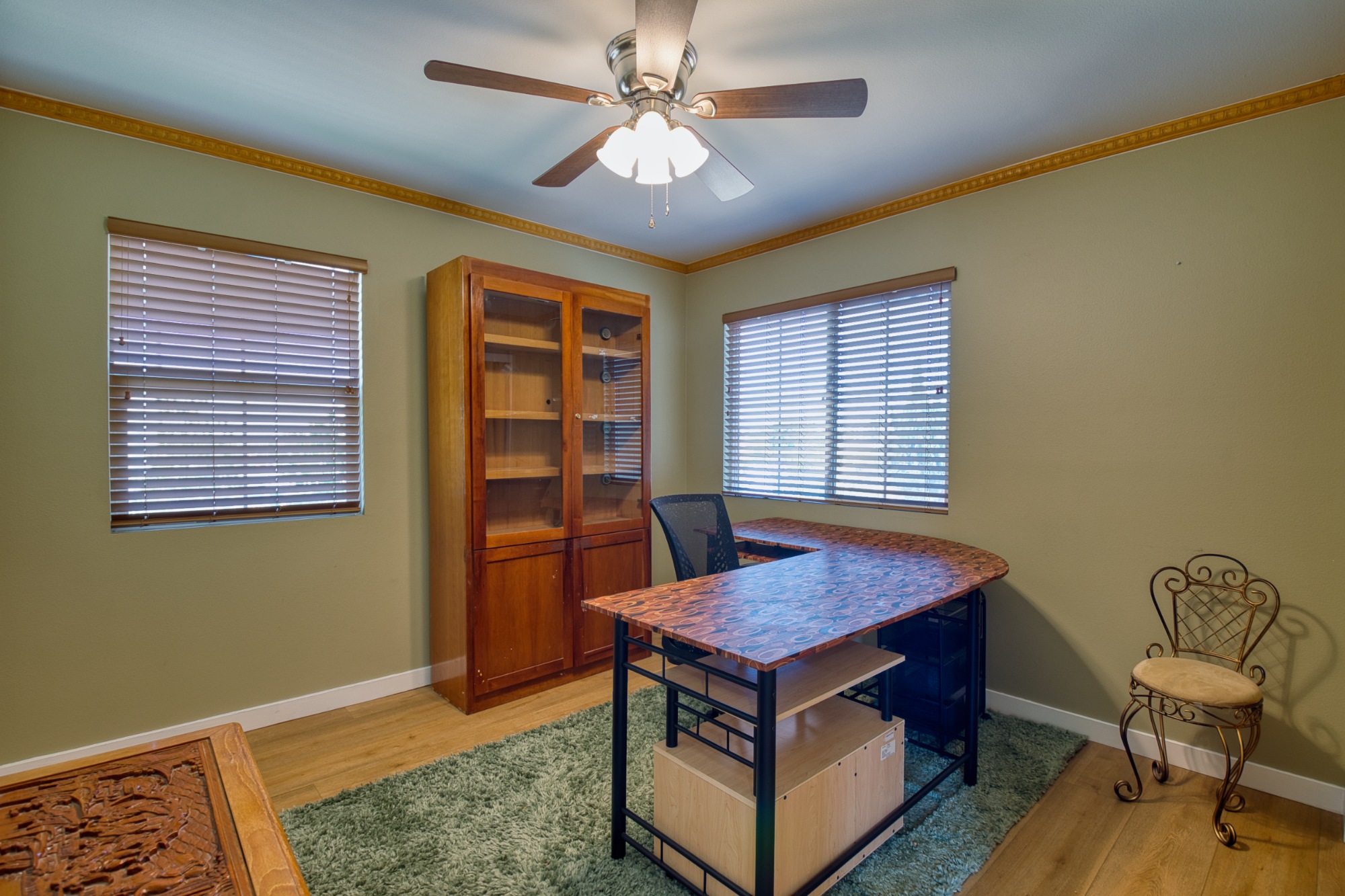 listing-img