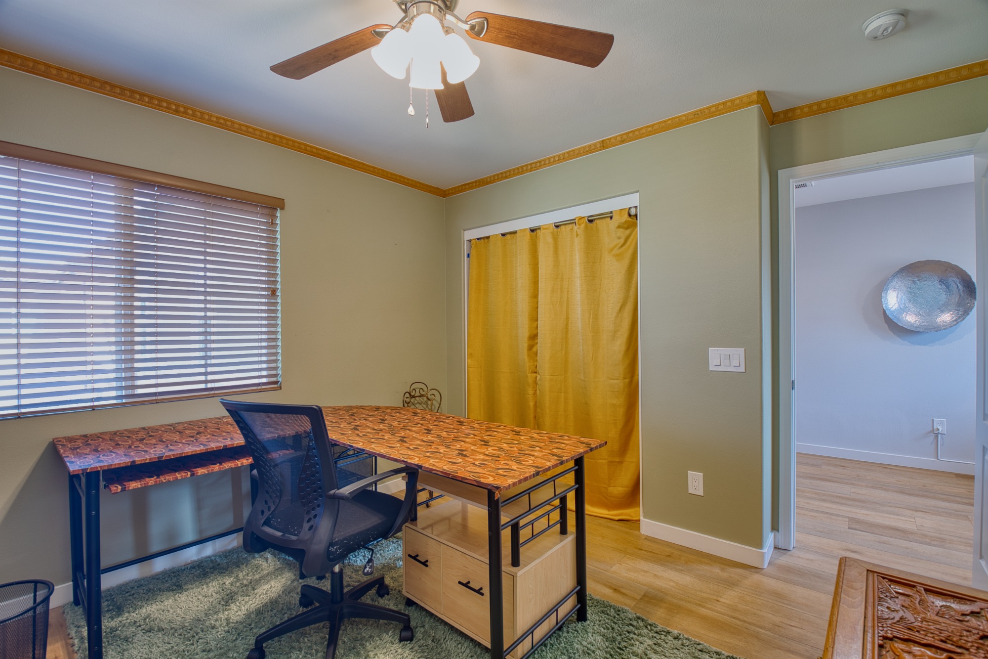 listing-img