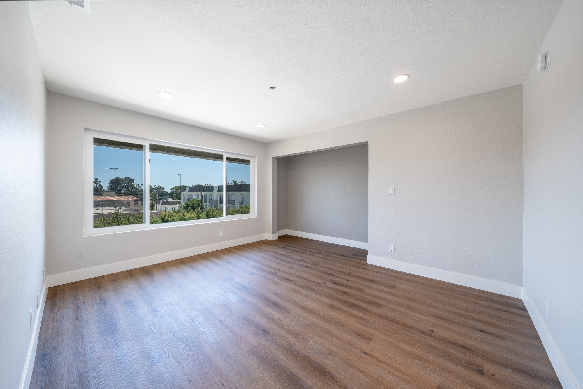 listing-img