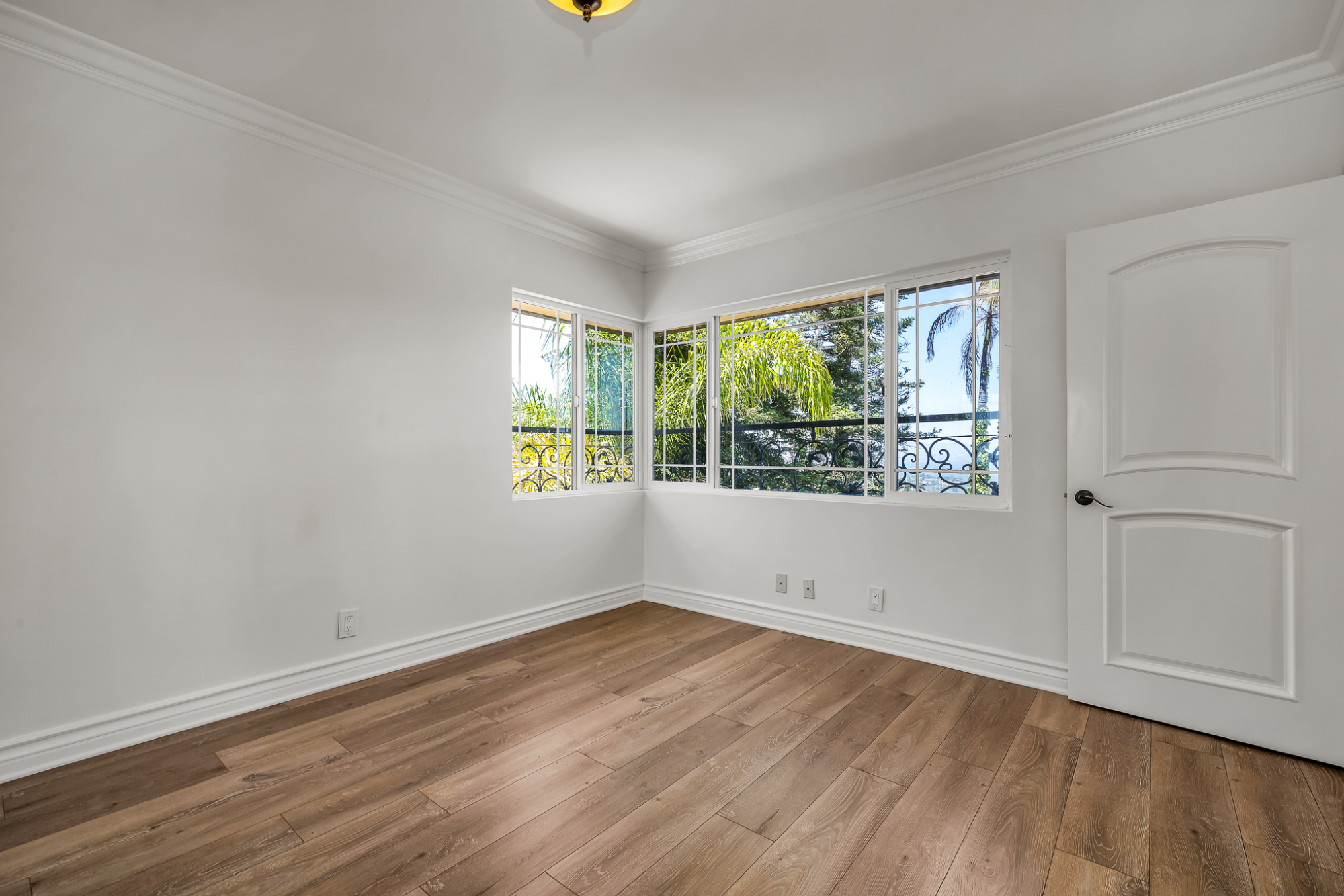 listing-img