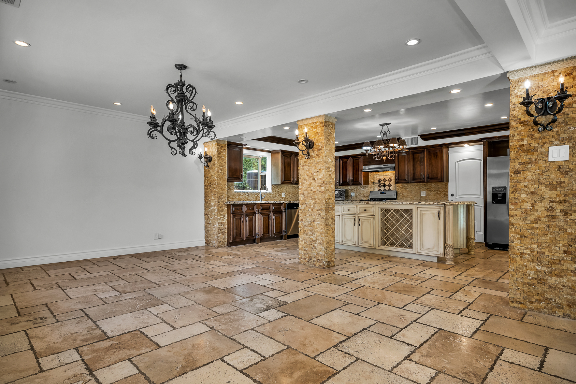 listing-img