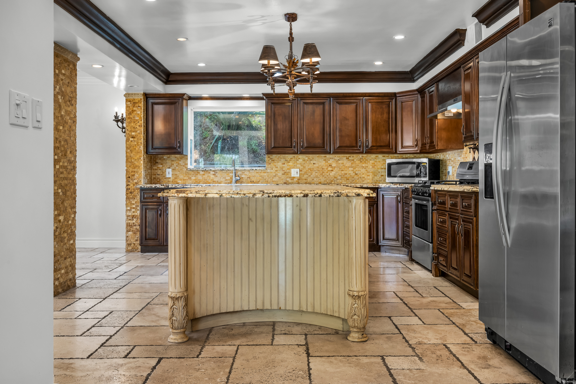 listing-img