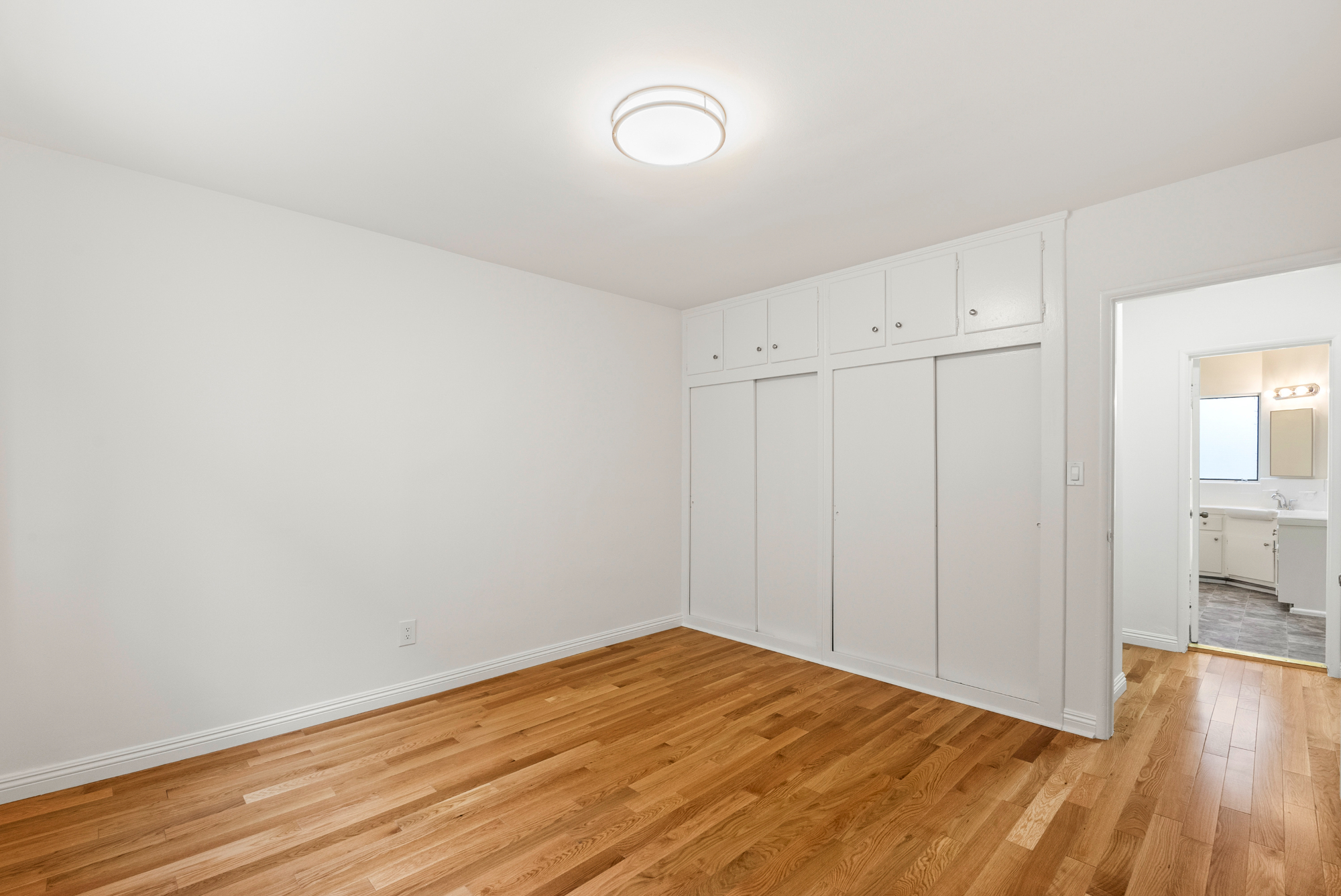 listing-img