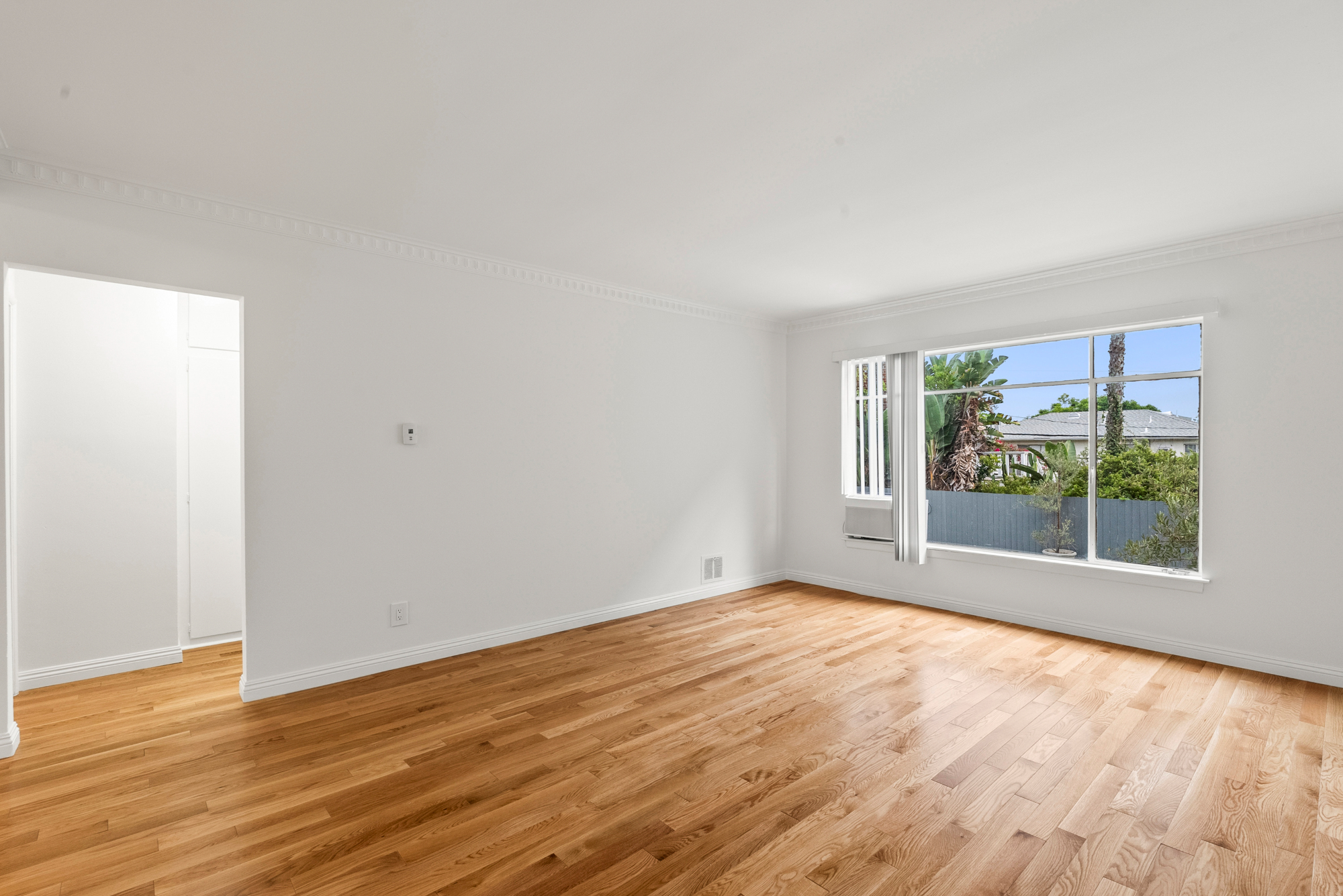 listing-img