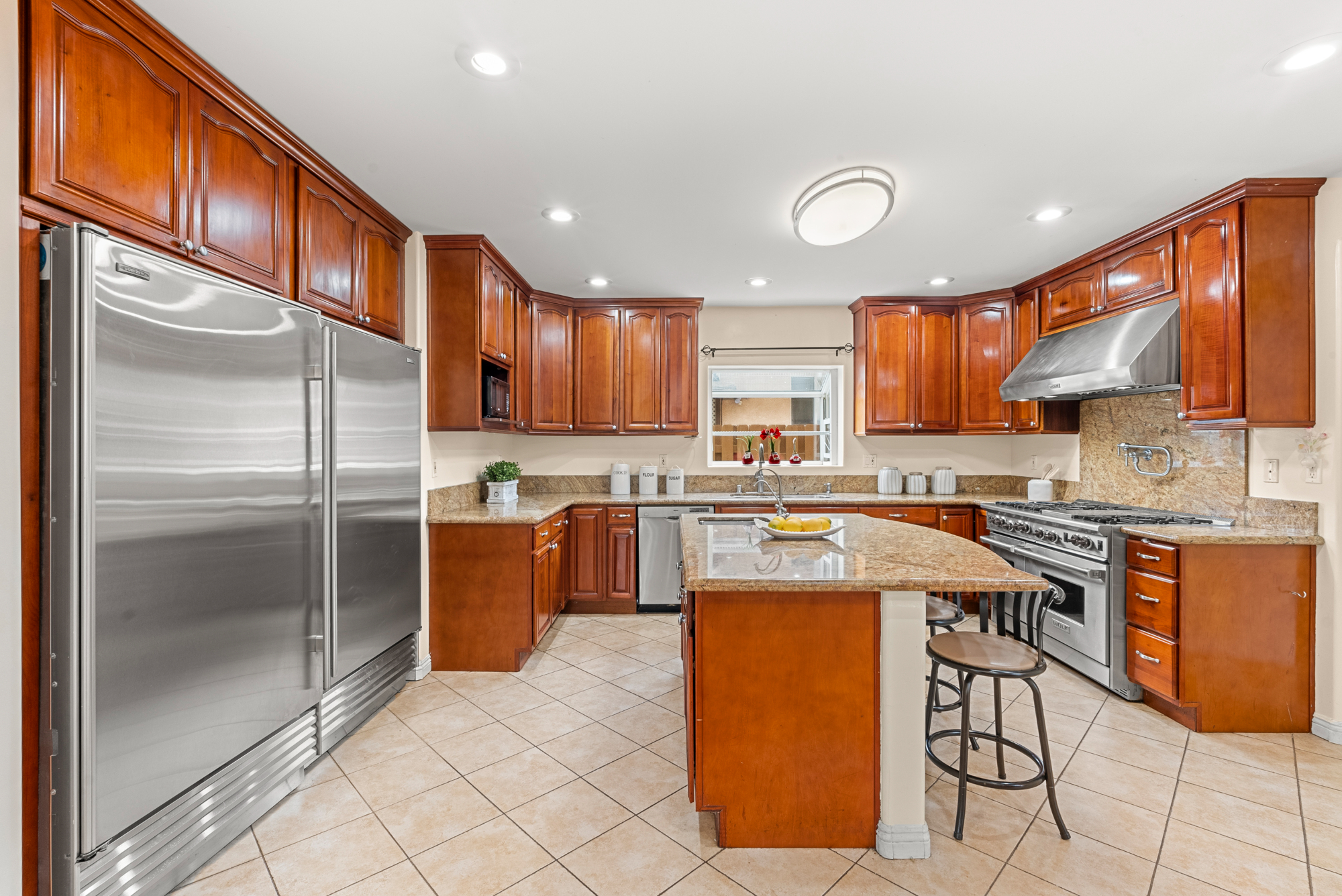 listing-img